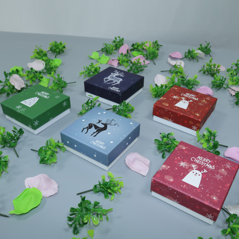 超應(yīng)景的圣誕禮盒則算得上是圣誕節(jié)的必備包裝，一下子就變得具有濃厚的節(jié)日氣息.jpg